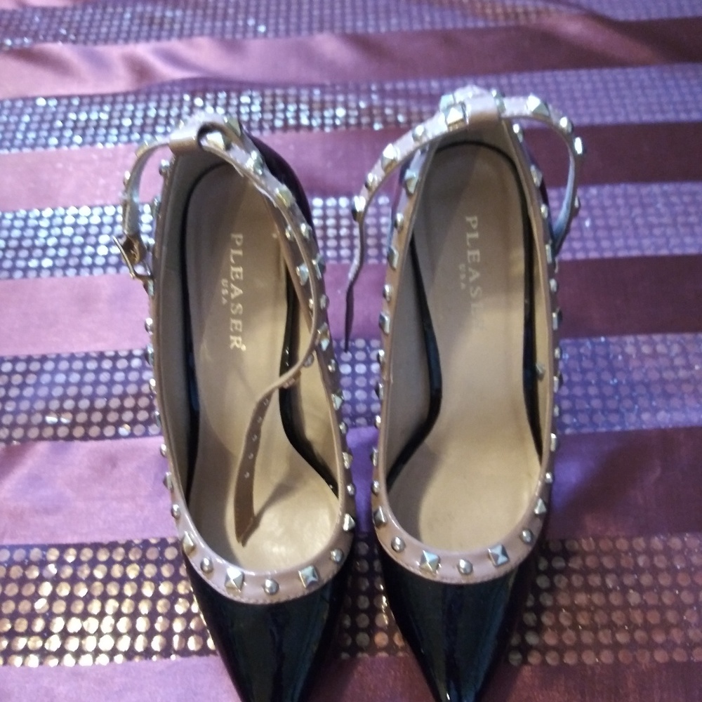 Black High Heel Shoe with Rhinestones